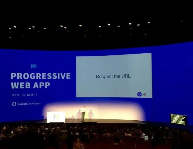 Progressive Web Apps (PWAs) presentation at Softinator TechLabs event.