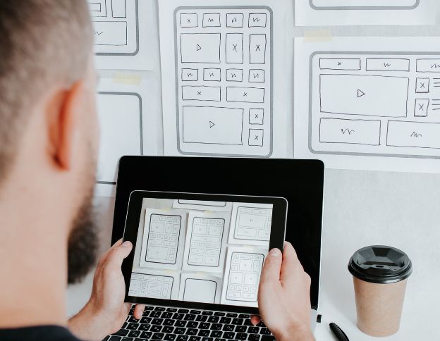 AI and ML development for innovative web solutions by Softinator TechLabs.