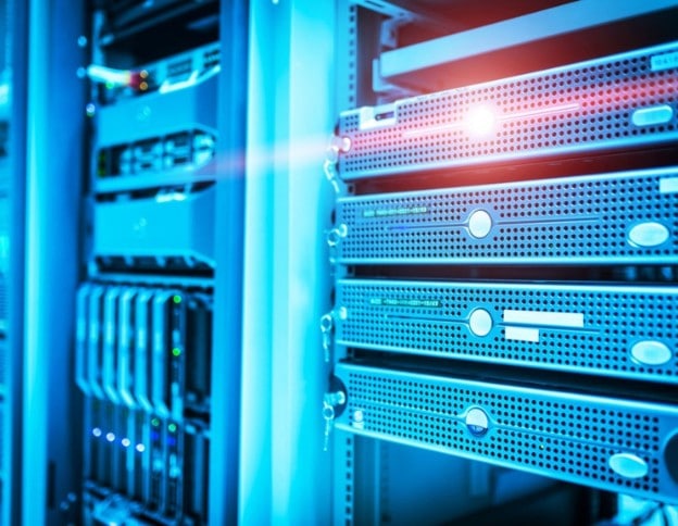 Data center servers for database migration services.